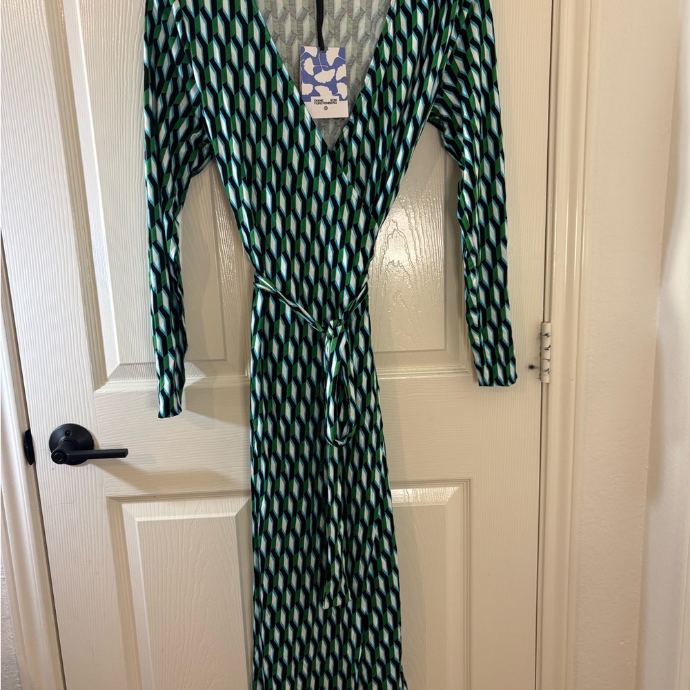 Diane Von Furstenberg Green Bodycon Dress with Bishop Sleeves